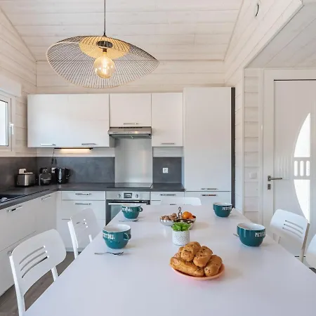 Holiday Horizon By Interhome